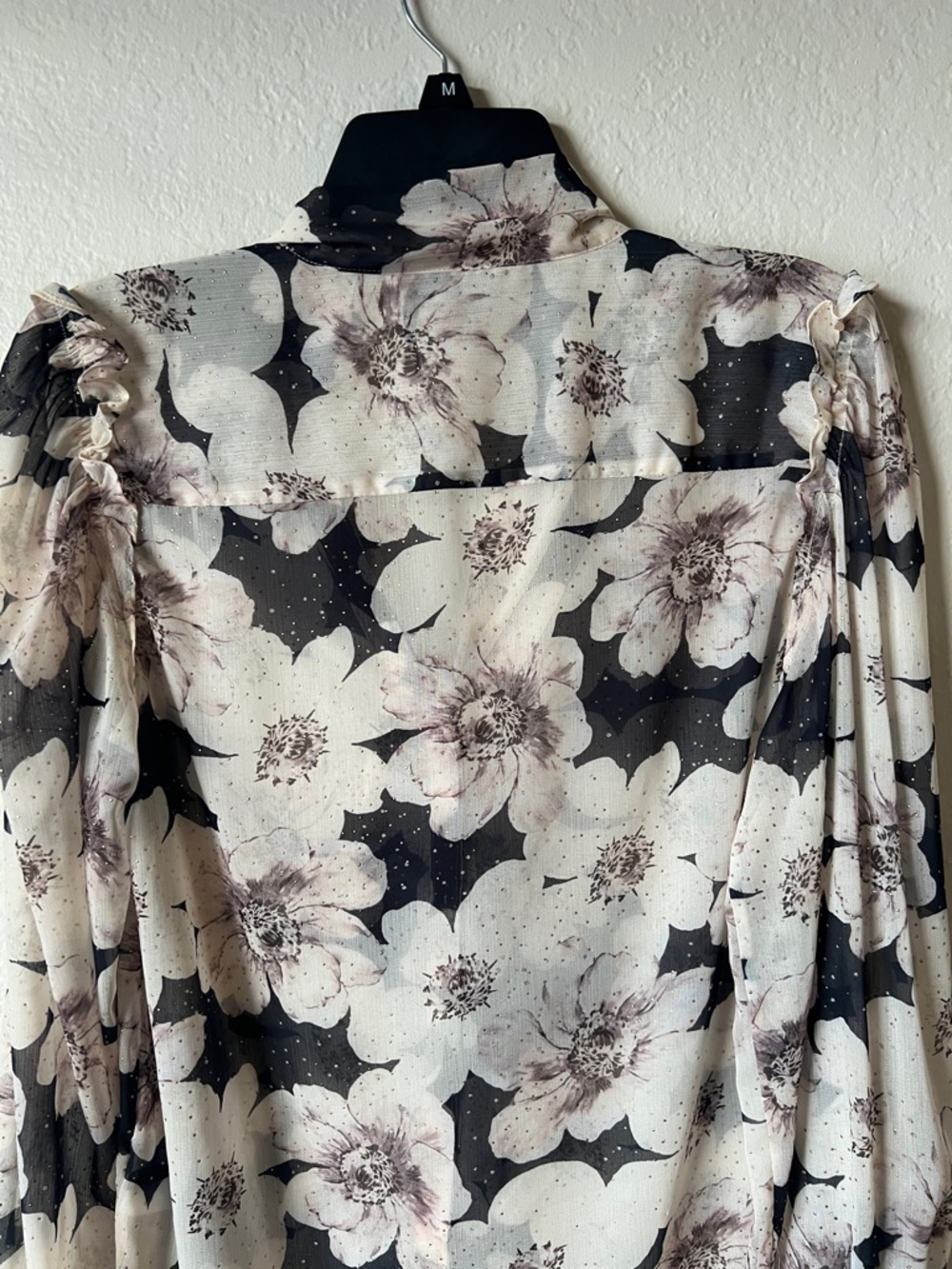 Like New! PAIGE Denim Giada Blouse Cream and Black Floral Tie-Neck in Size S - Picture 8 of 16